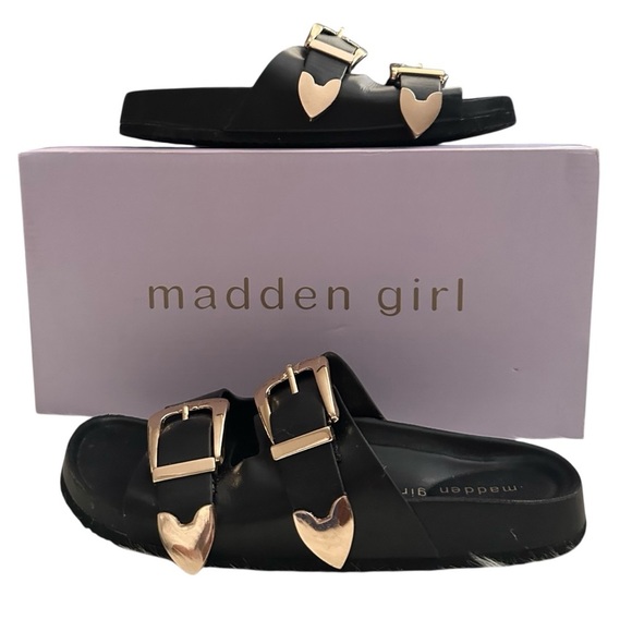 MADDEN GIRL Bandero Slip On Black Sandals With Stylish Heart-Shaped Gold Buckles - Picture 1 of 12